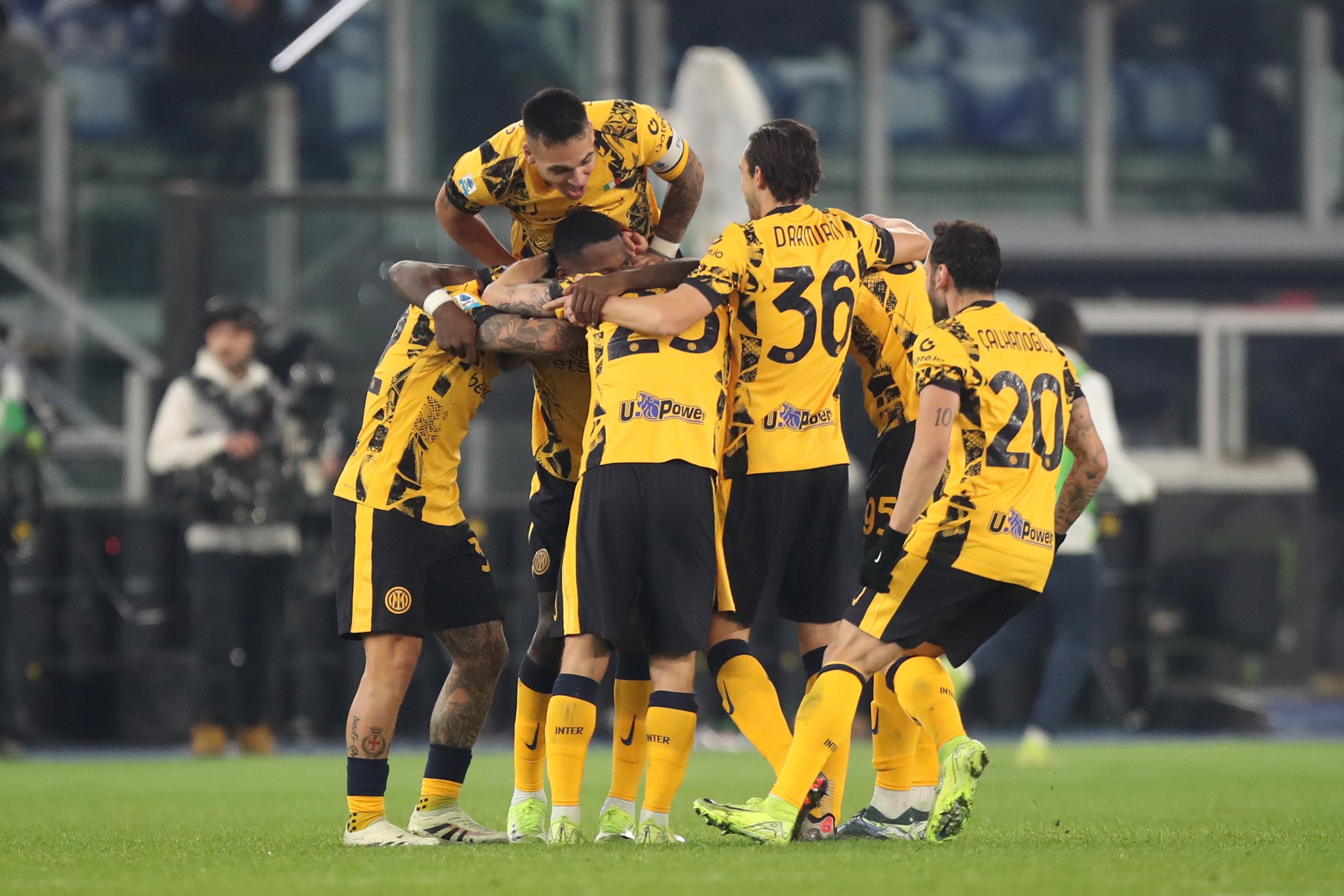 贝博体育-今晚费耶诺德备战意甲，遗憾出局细节流出，更衣室稳定，控场能力成焦点(三种兵不用退伍穿越亚马逊)