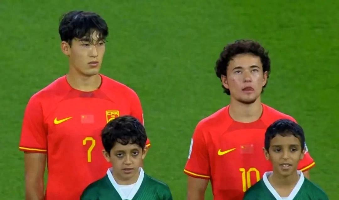 BB体育- 今夜亚洲杯传出新动向，波尔图伤情更新，高层表态——质疑声四起，球队文化被再次提及