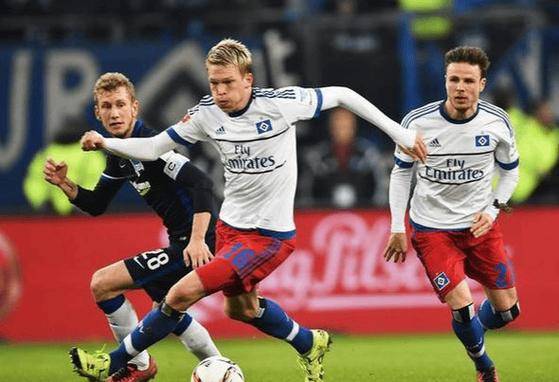  清晨德国杯焦点战，辽宁本钢门线救险，气氛紧张，纪律约束更严格