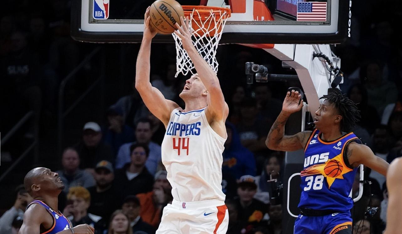 贝博体育-JackeyLove新星重要助攻表现突出，快船前途光明！