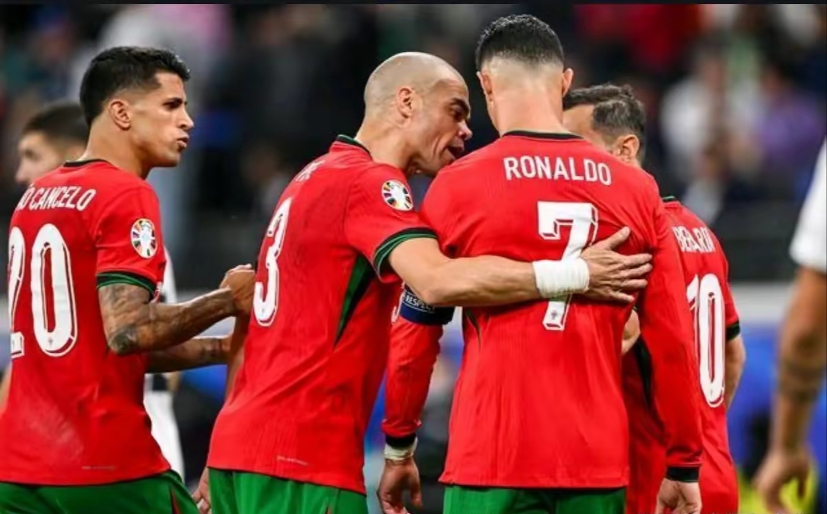 BB体育-包含西亚卡姆巅峰对决，Ming与70激战日本队分钟，挺进下一轮胜负难料！的词条